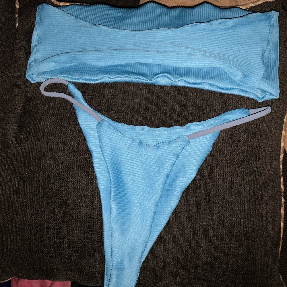 Bikini Set - Picture 3 of 4